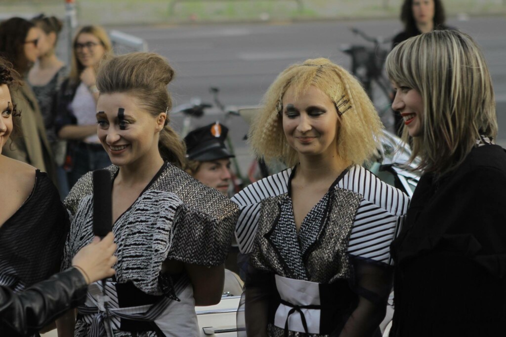 Models-artists-cool-Berlin-red-carpet-bmva
