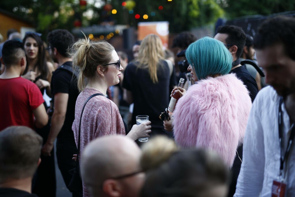 blue-hair-pink-fur-girl-festival-outdoor-bmva