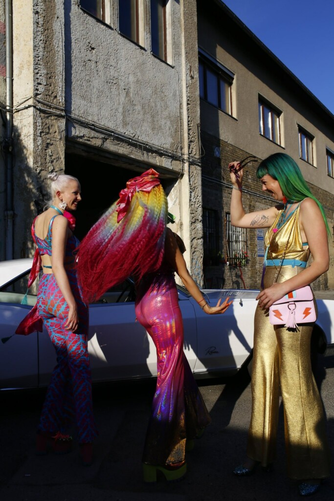 three models colorful outdoor vintage car girls berlin music video awards