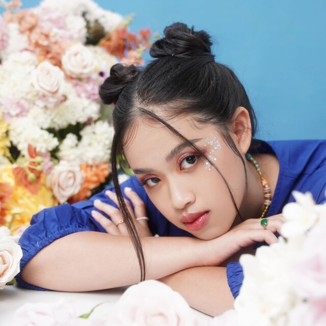 CLAUDIA SANTOSO